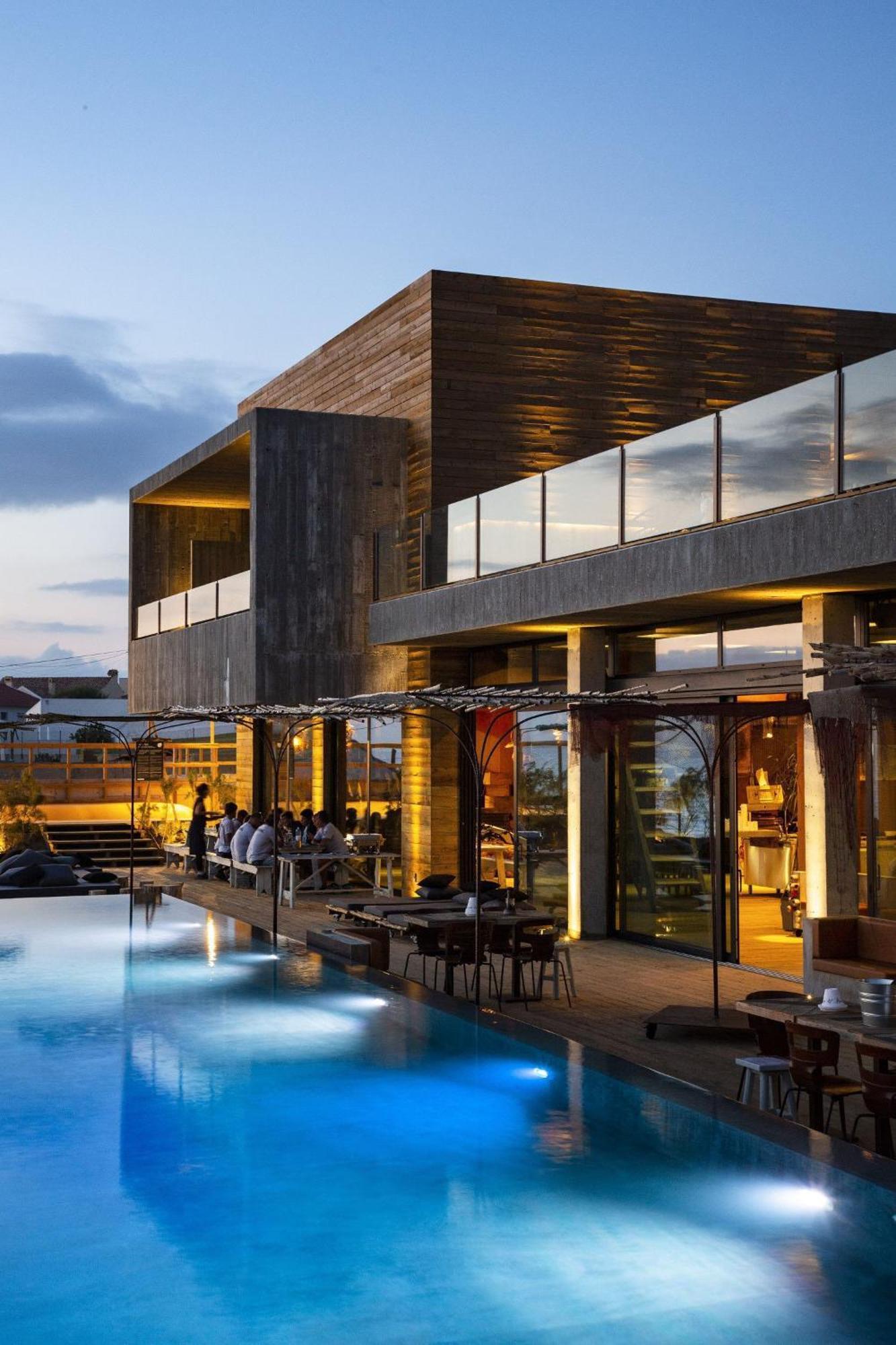 Noah Surf House Portugal Hotel Santa Cruz  Exterior photo